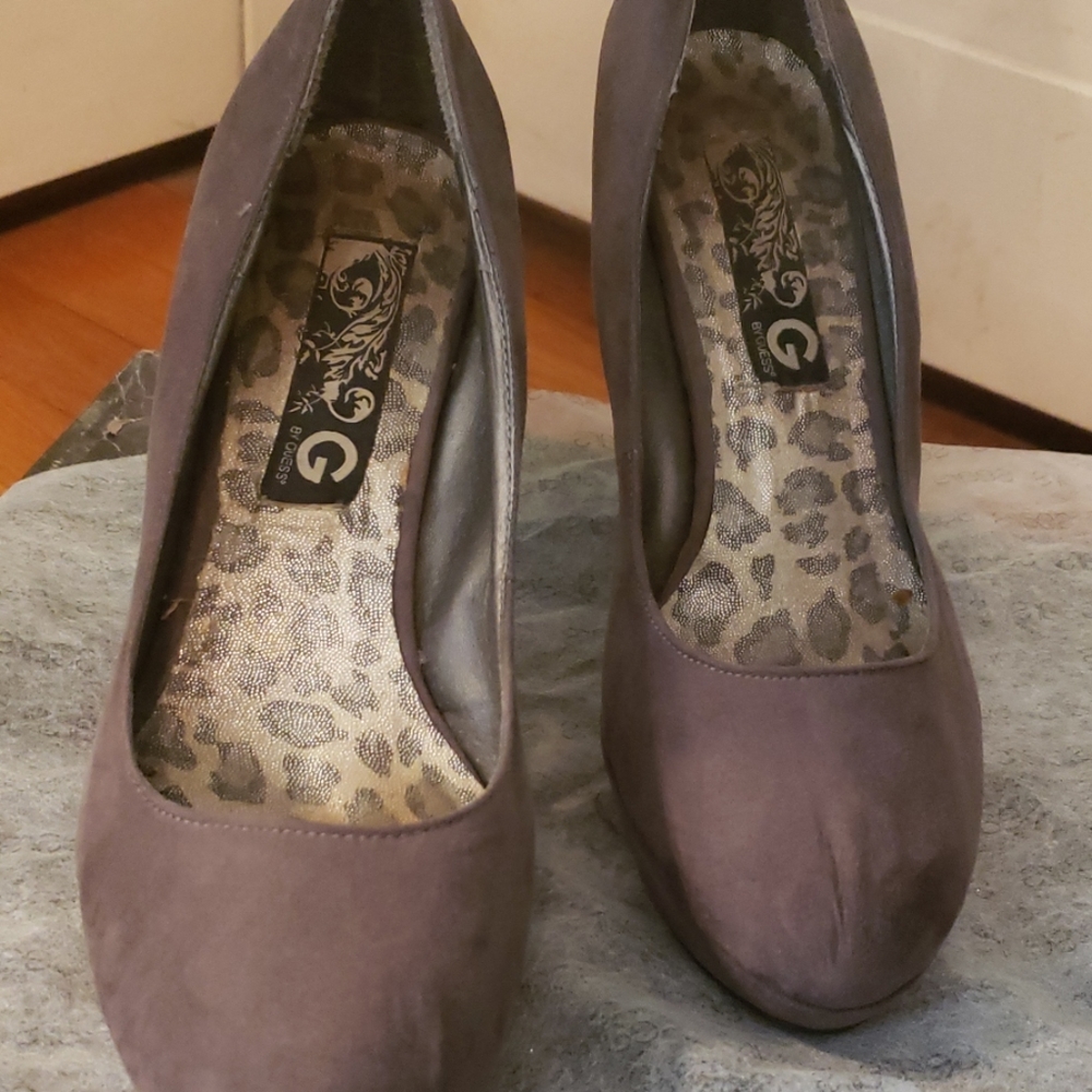 Grey/Gray felt material heels